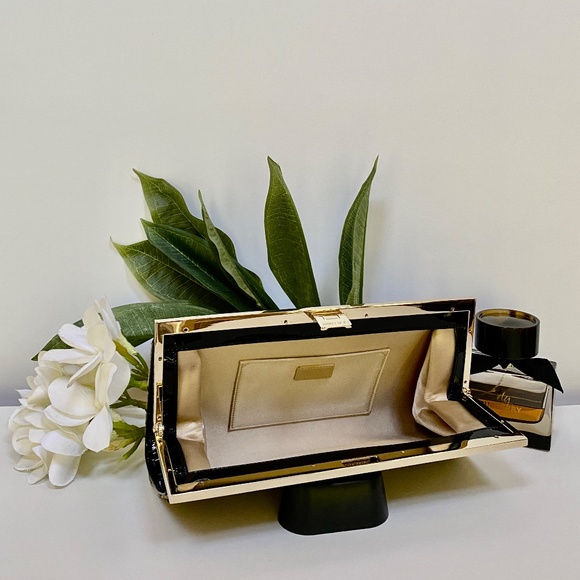 luxury-women-jimmy-choo-used-  Jimmy Choo Camille Lace on Leather Clutch